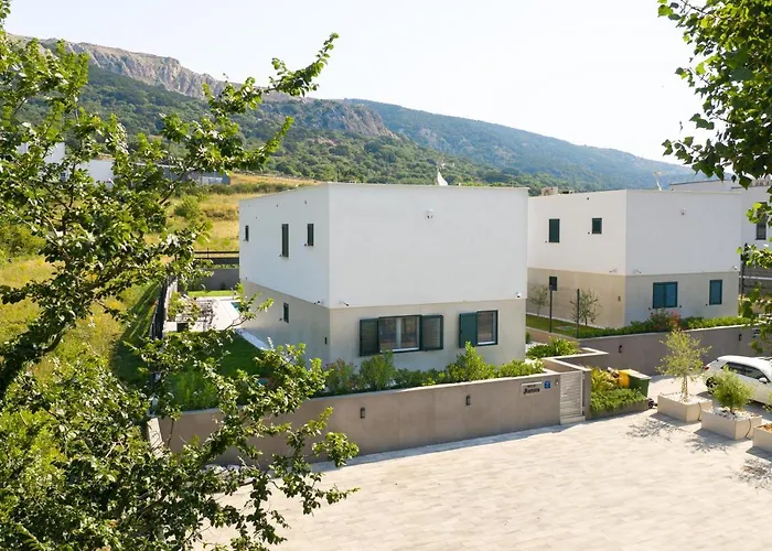Luxury With A Swimming Pool Baska, Krk - 19671 Vila