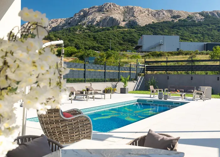 Vila Luxury With A Swimming Pool Baska, Krk - 19671 Baska (Krk)
