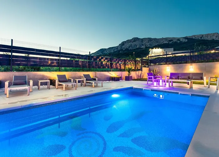 Vila Luxury With A Swimming Pool Baska, Krk - 19671 Baška